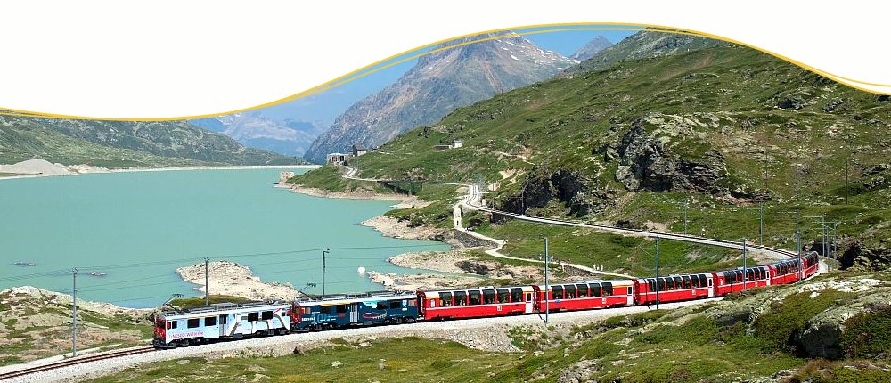 Bernina Express am Lago Bianco, Schweiz Bernina Express am Lago Bianco, Schweiz